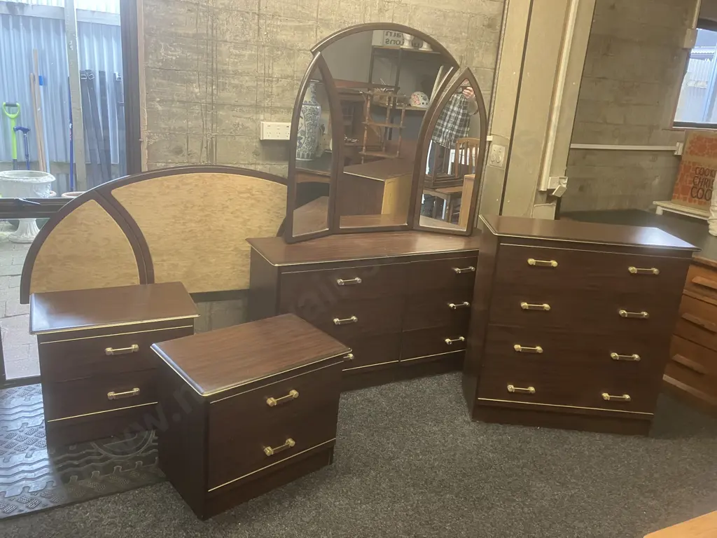 Vintage 'Contessa' 5 Piece Bedroom Set, Arched Headboard With Velour Panels, Arched Tri-Mirrored Dressing Table Etc Image 1++