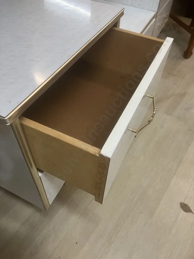 Retro Mirrored 5 Drawer Dresser, Original Handles, Tapered Legs. (Mirror Damaged) H149 W137 D42cm Image 1++