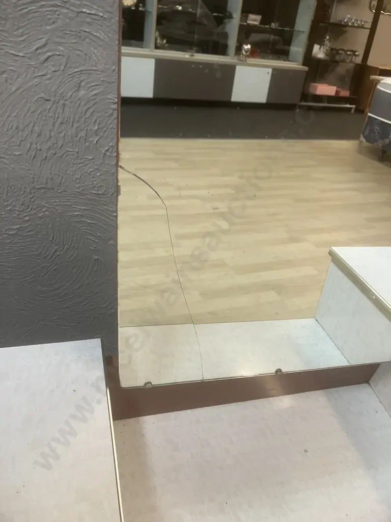 Retro Mirrored 5 Drawer Dresser, Original Handles, Tapered Legs. (Mirror Damaged) H149 W137 D42cm Image 1++