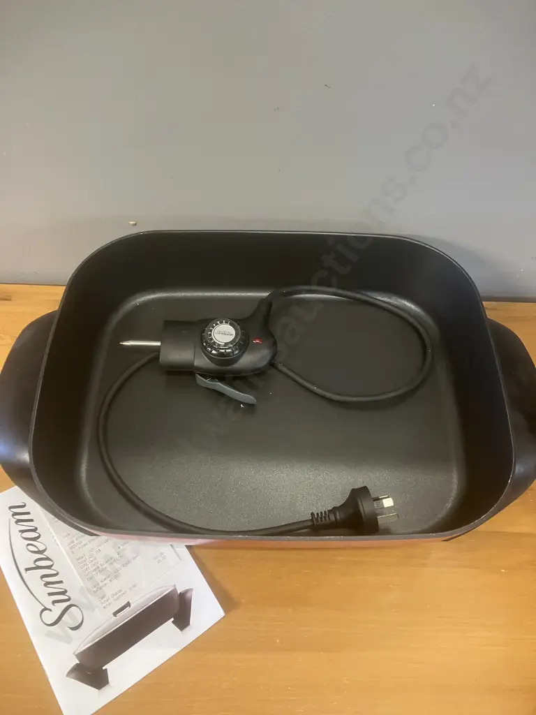 Sunbeam FP5920R Minerale Classic Banquet Frypan - Red, With Manual (12/3/26) Image 1++