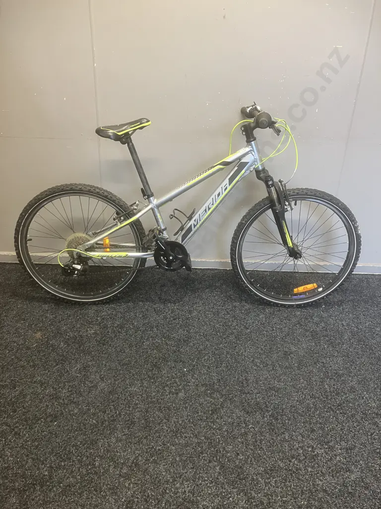 Merida Matts J24 Bike - Grey & Lime Colours Image 1++