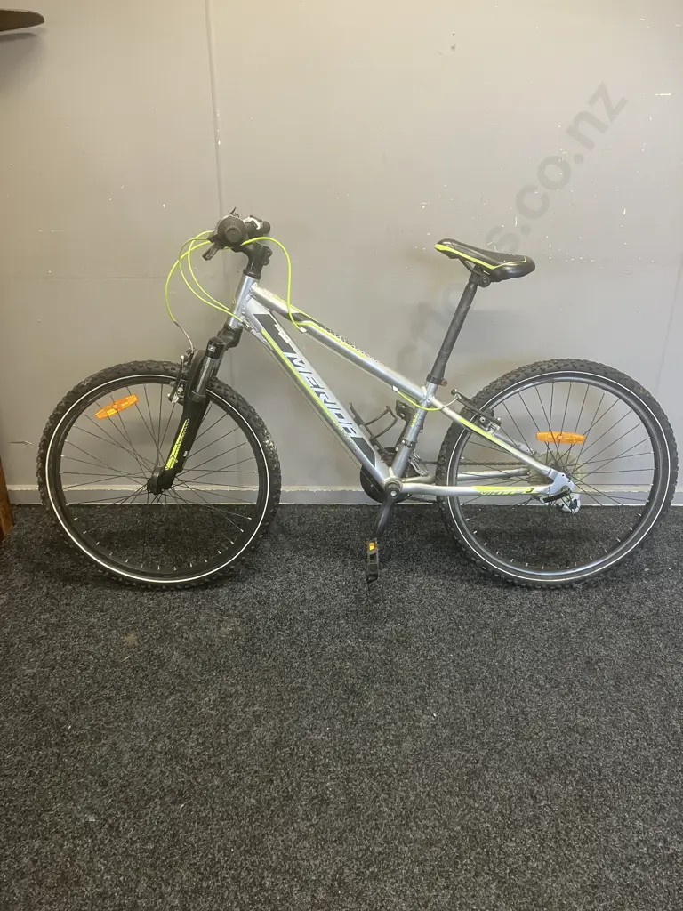 Merida Matts J24 Bike - Grey & Lime Colours Image 1++