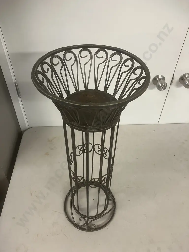 Metal Plant Stand. H67cm Image 1++