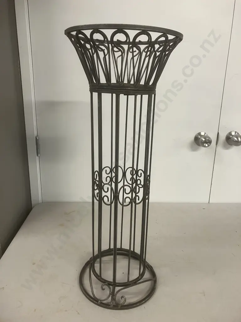 Metal Plant Stand. H67cm Image 1++