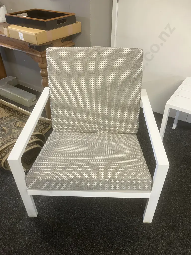 White Aluminum Outdoor Chairs With Small Table Image 1++