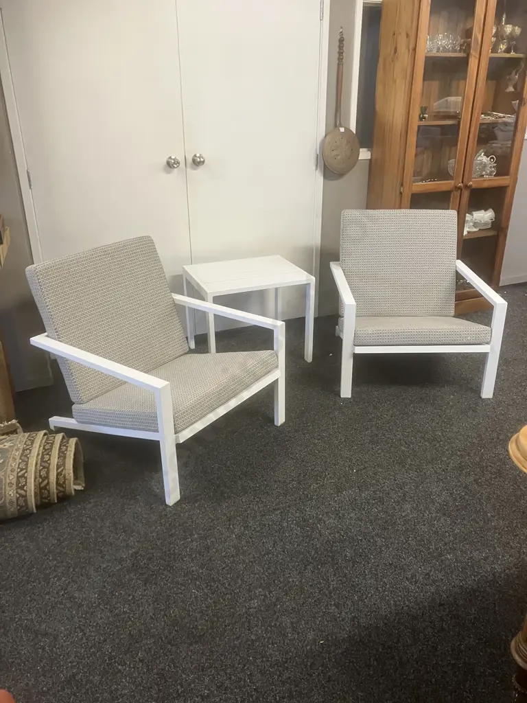 White Aluminum Outdoor Chairs With Small Table Image 1++