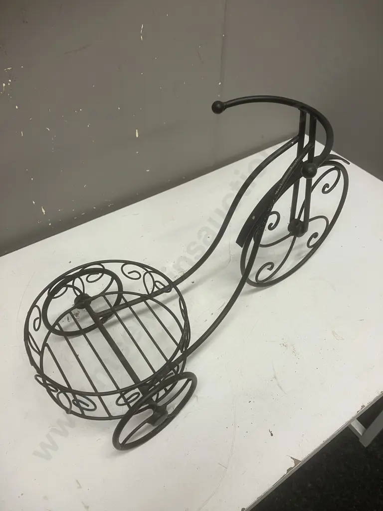 Black Steel Bike Planter. 29 x 48cm Image 1++