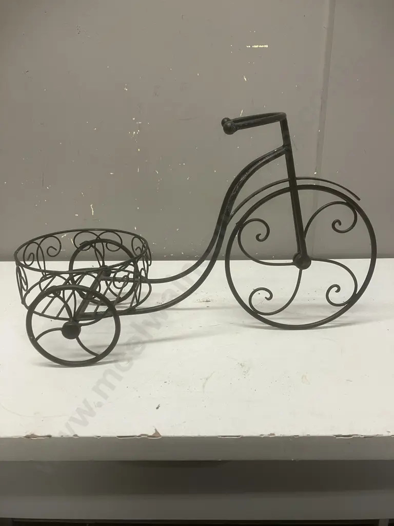 Black Steel Bike Planter. 29 x 48cm Image 1++