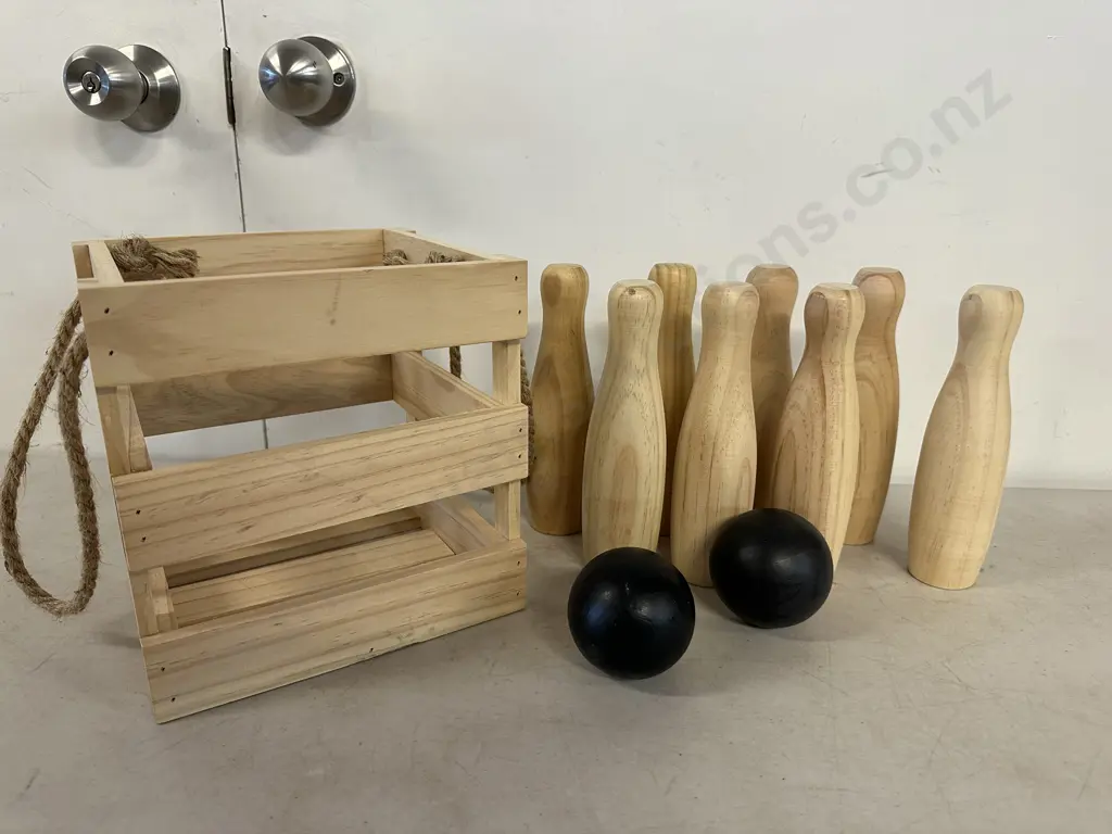 Wooden Skittle Set With Wooden Rope Handled Crate  Image 1++