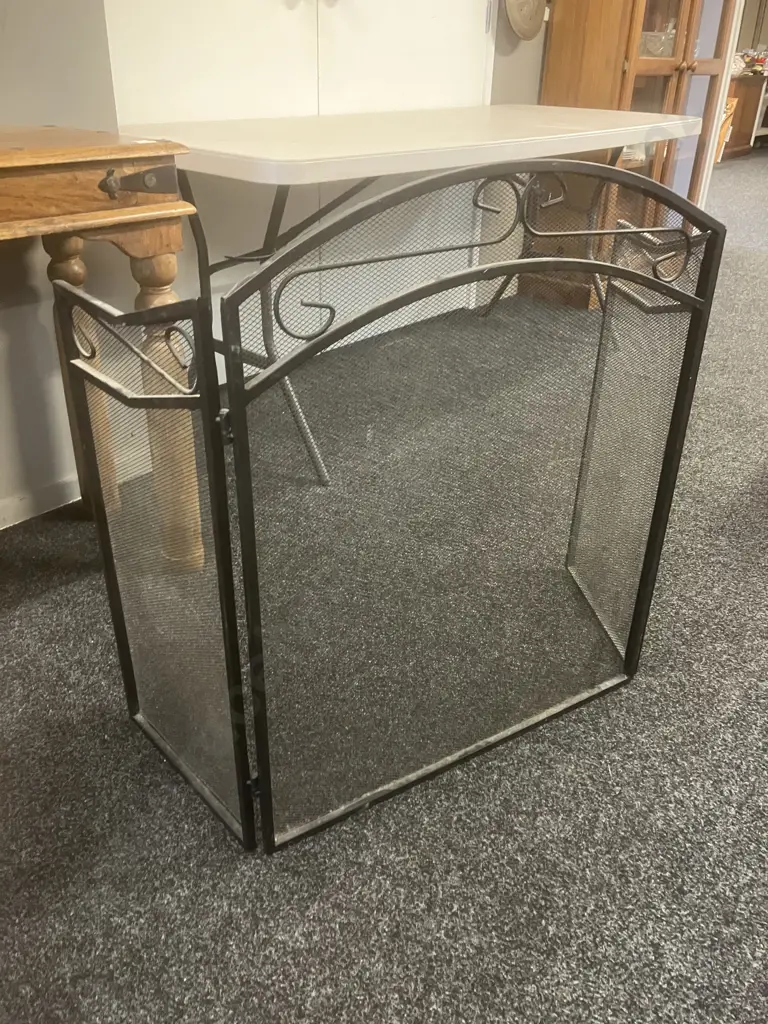 Black Steel Mesh Firescreen. H81 W66 + 34cm Image 1++