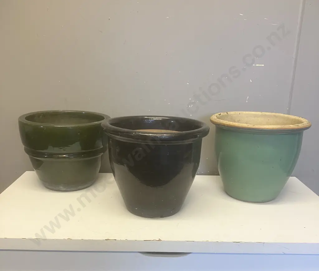 Lot of 3 Garden Pots Image 1++