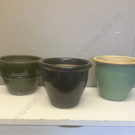 Lot of 3 Garden Pots