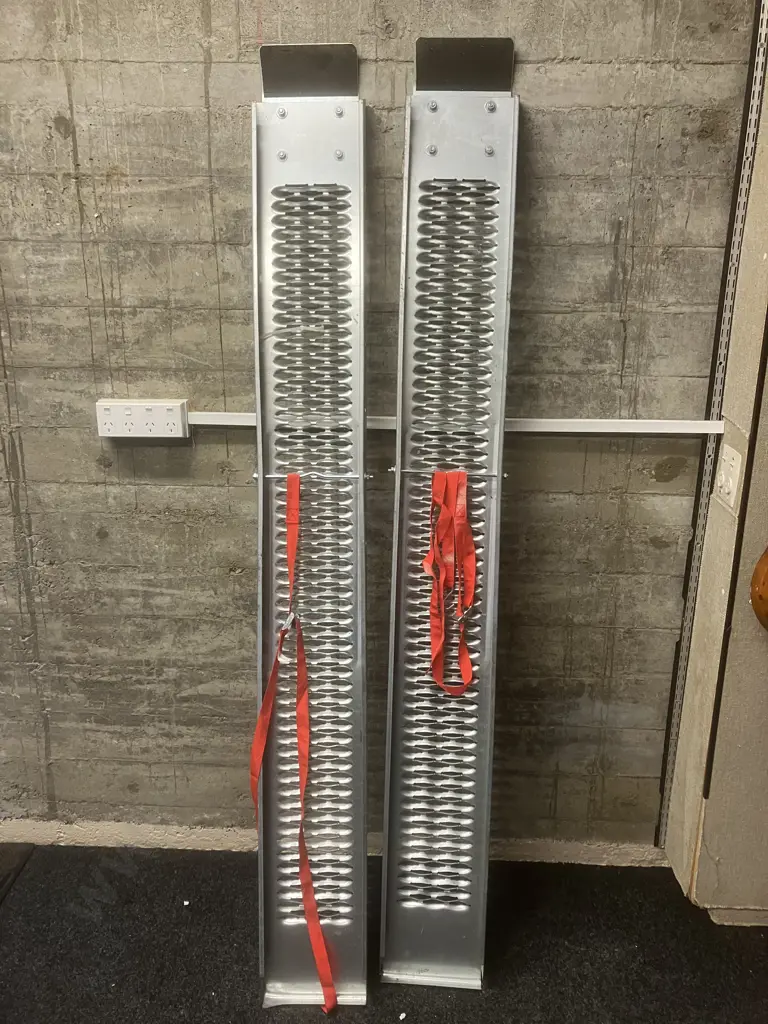 Maxi Trac Loading Ramps. L197cm Image 1++