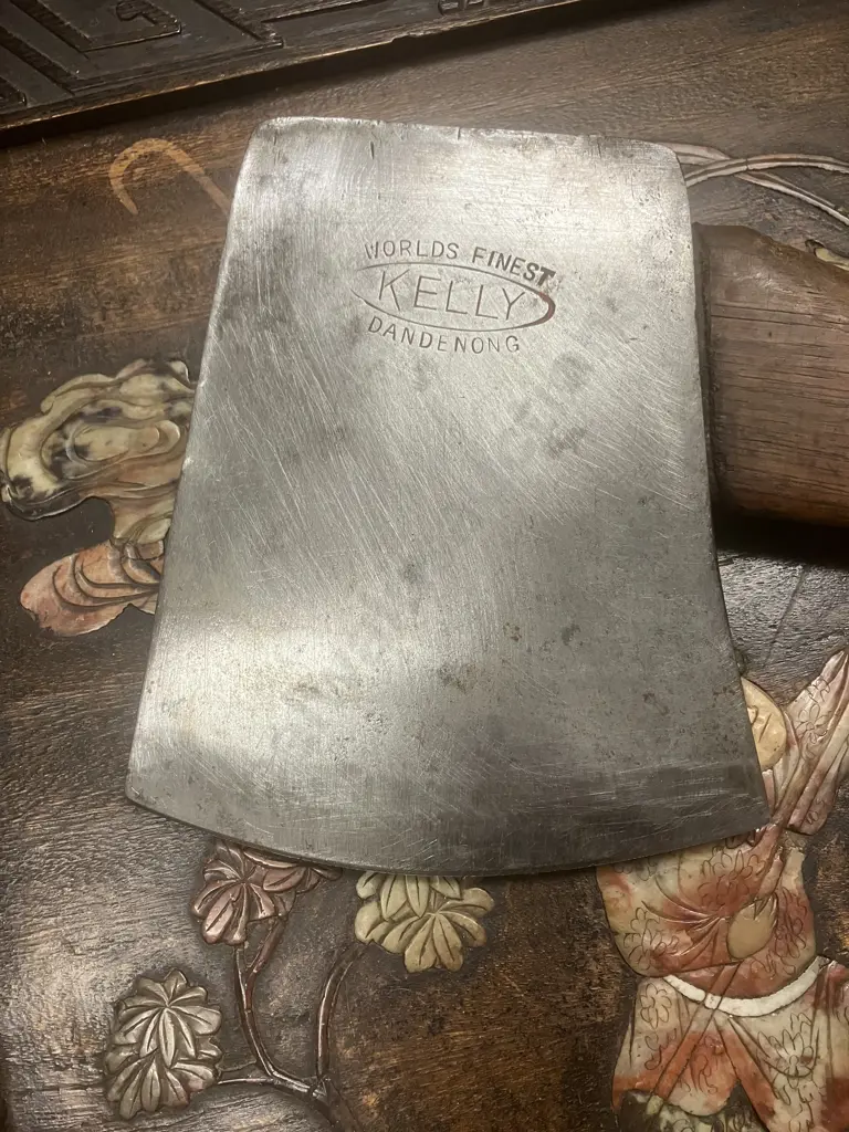 Kelly Dandenong World's Finest Tasmanian Pattern Axe Head True Temper - 1935-1950 Made in Canada. 27" Handle Image 1++