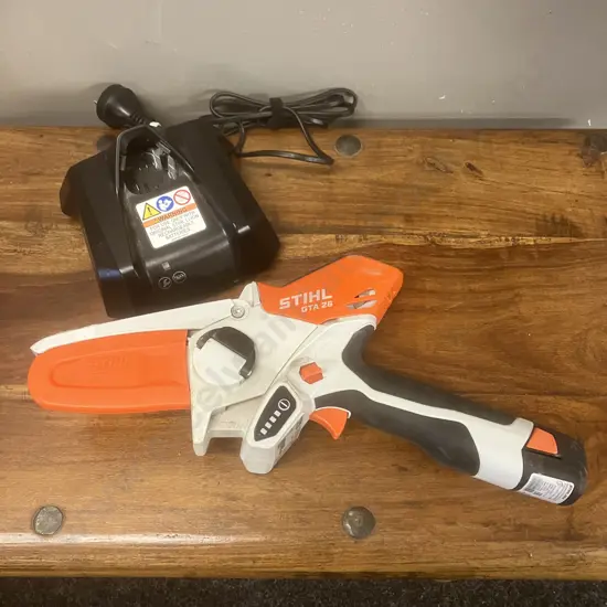 STIHL GTA 26 Battery Pruner Chainsaw With Battery & Charger