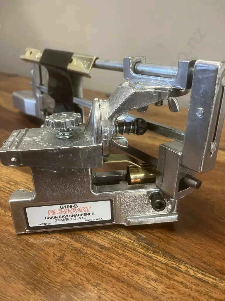 Granberg File-N-Joint G106B Bar Mounted File Guide System & Pair of Atlas Trade 3lb Orange Splitting Wedges Image 1++