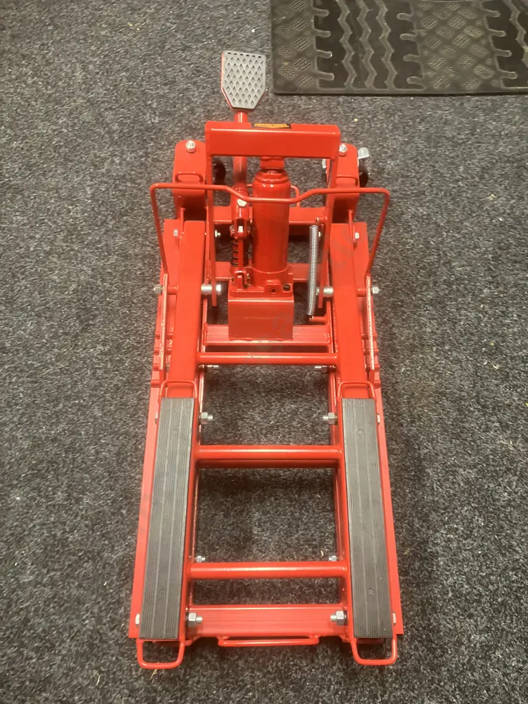 Toolshed Motorcycle Lift Image 1++