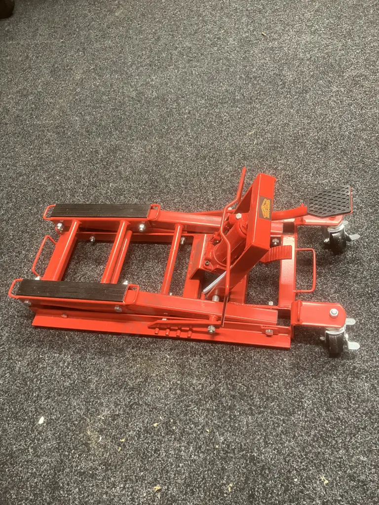 Toolshed Motorcycle Lift Image 1++