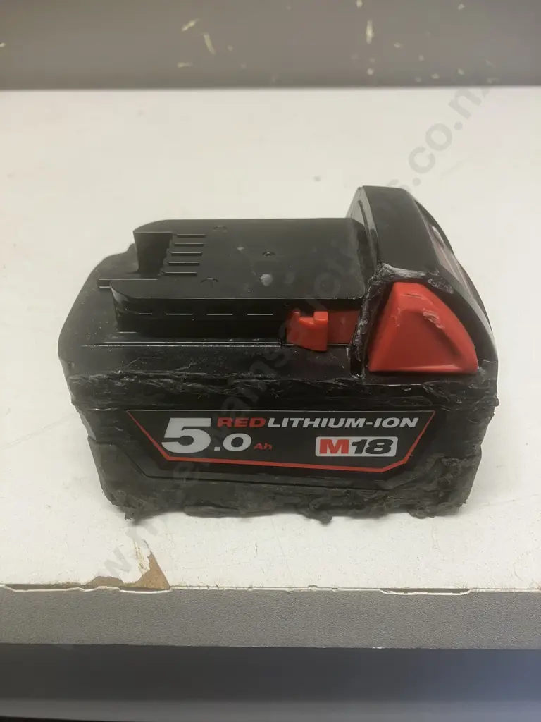 Milwaukee 5.0Ah Red Lithium-Ion M18 Battery Image 1++