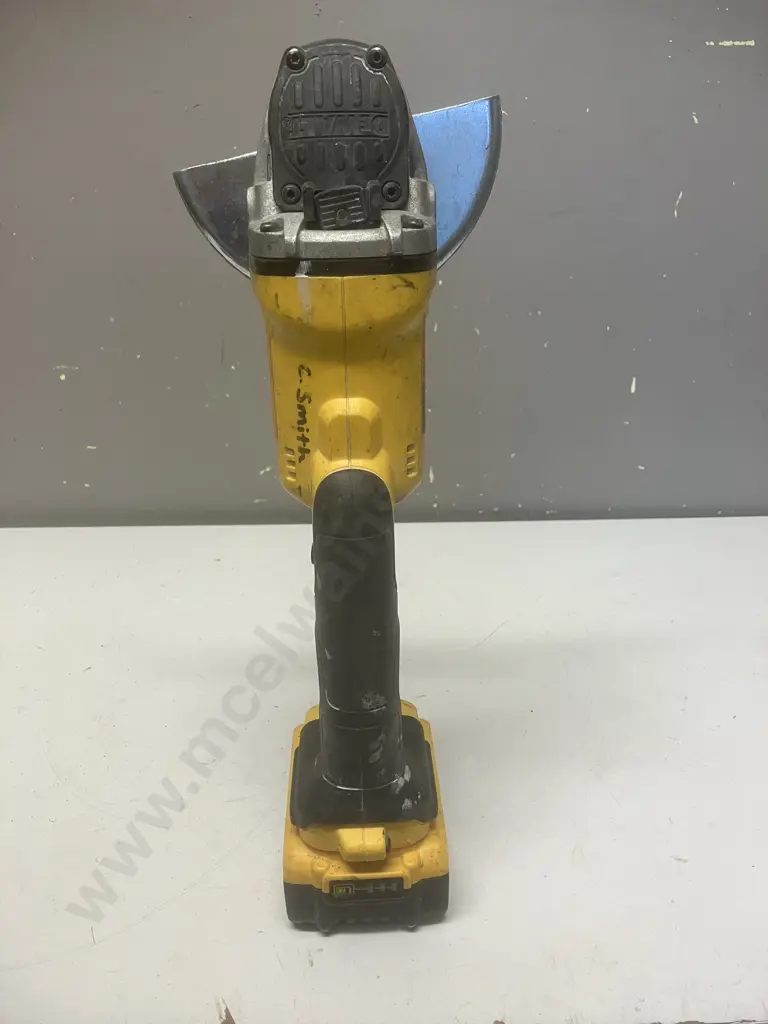 DeWalt DCG412-Xe 18V XR Li-Ion Cordless 125mm (5") Angle Grinder With 5.0Ah Battery (No Charger) Image 1++