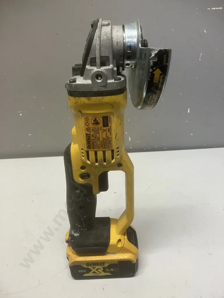 DeWalt DCG412-Xe 18V XR Li-Ion Cordless 125mm (5") Angle Grinder With 5.0Ah Battery (No Charger) Image 1++