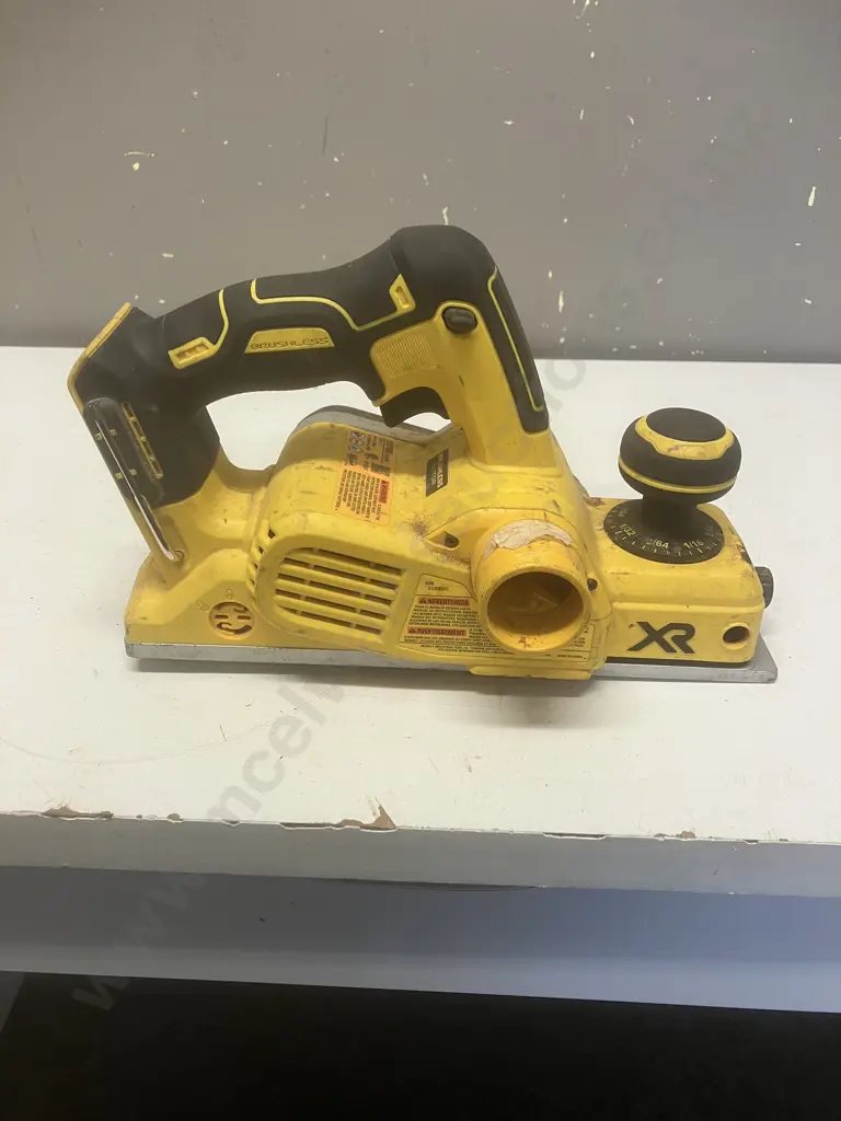 DeWalt Planer DCP580 Cordless Brushless 20V Max - Skin Only Image 1++