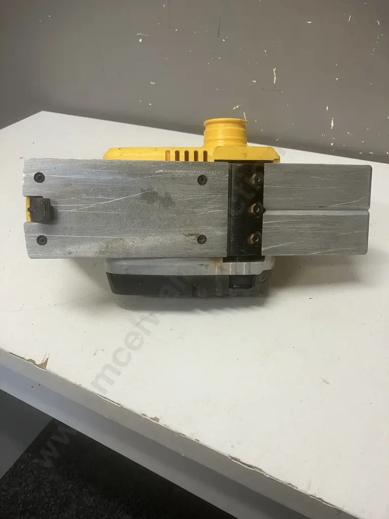 DeWalt Planer DCP580 Cordless Brushless 20V Max - Skin Only Image 1++