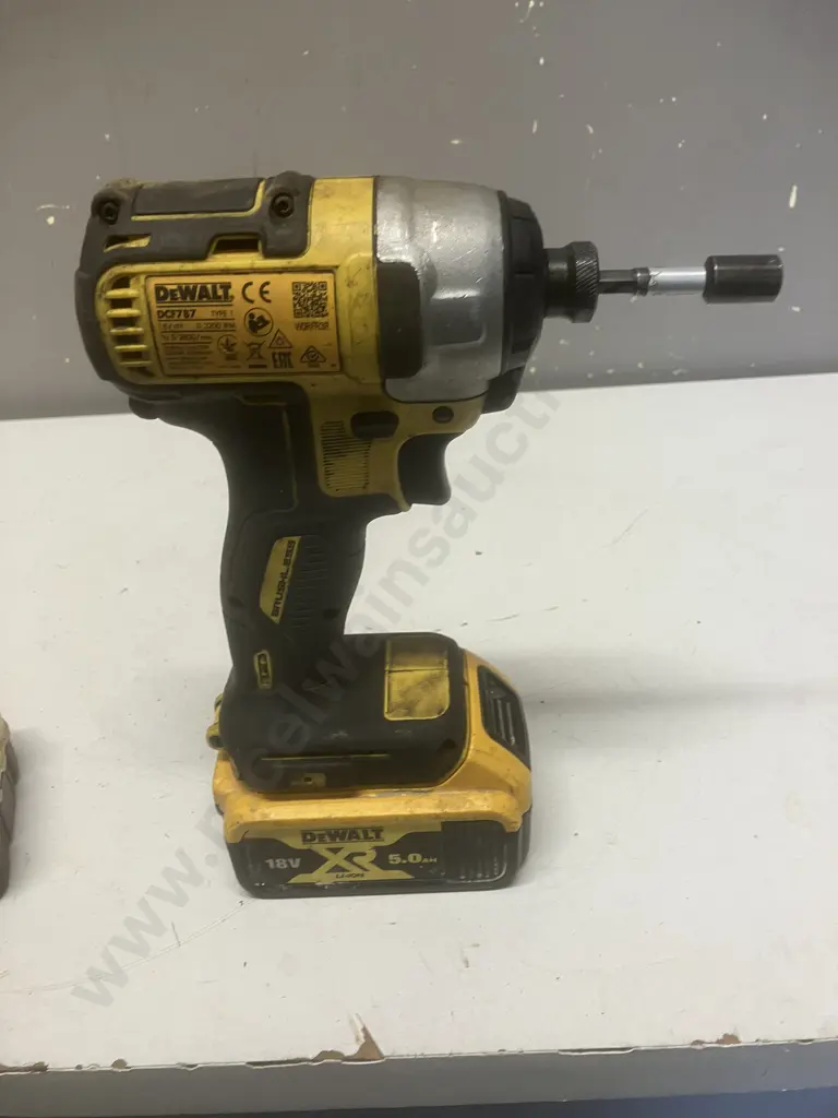 DeWalt DCF787 18V XR Cordless Brushless Impact Driver With 5.0Ah Battery & Box With Bits (No Charger) Image 1++