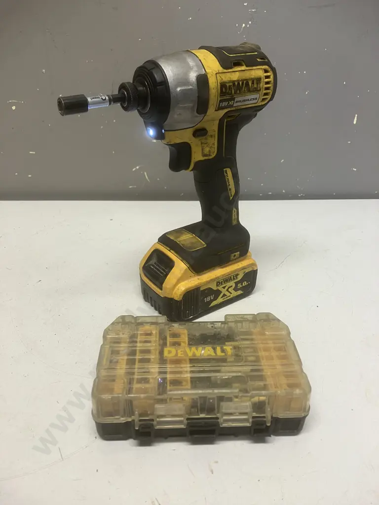 DeWalt DCF787 18V XR Cordless Brushless Impact Driver With 5.0Ah Battery & Box With Bits (No Charger) Image 1++