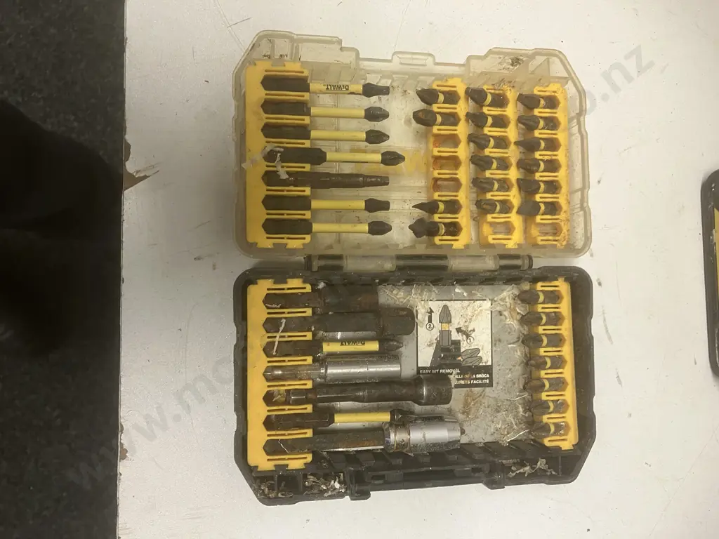 DeWalt DCF787 18V XR Cordless Brushless Impact Driver With 5.0Ah Battery & Box With Bits (No Charger) Image 1++