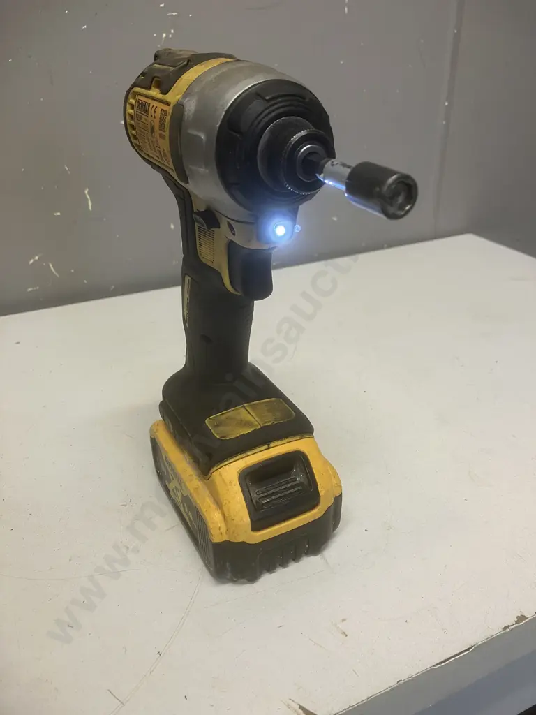 DeWalt DCF787 18V XR Cordless Brushless Impact Driver With 5.0Ah Battery & Box With Bits (No Charger) Image 1++