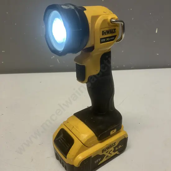 DeWalt DCL040 18V XR Li-Ion Cordless LED Jobsite Torch With 5.0Ah Battery (No Charger)