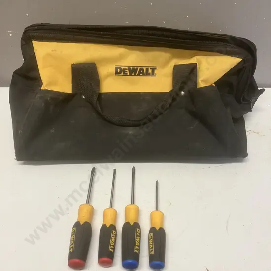 DeWalt Screwdrivers x 4 With DeWalt Carry Bag
