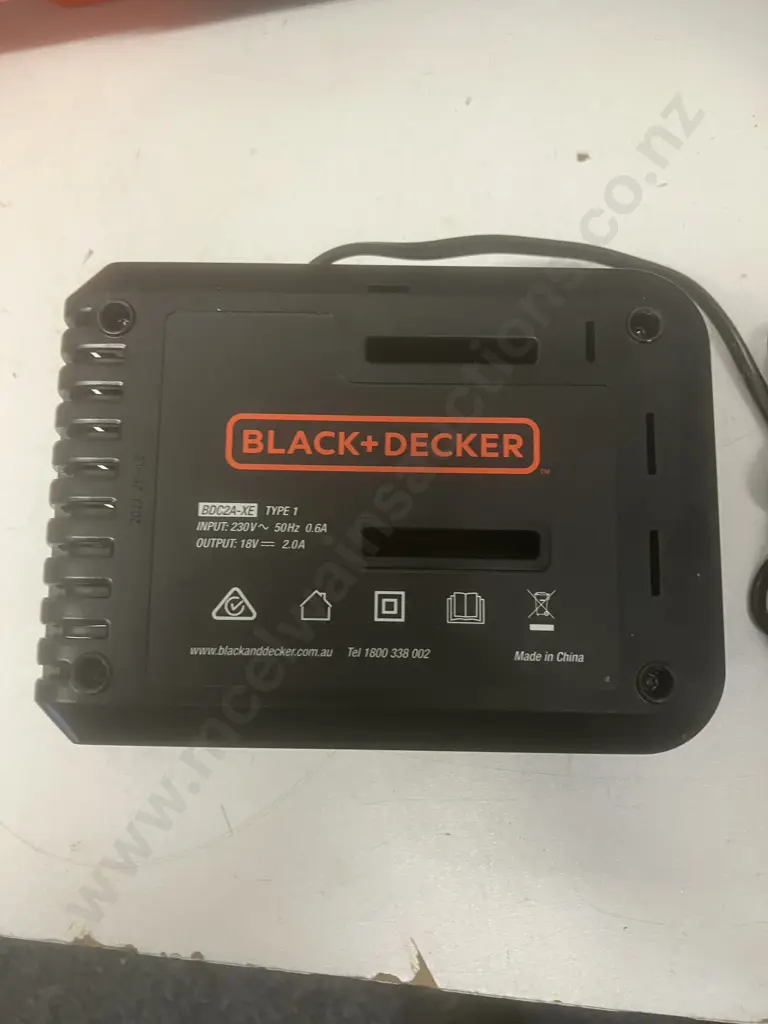 Black & Decker 18V BCBL200-EX Blower With 4.0Ah Battery, Charger & Instructions Image 1++