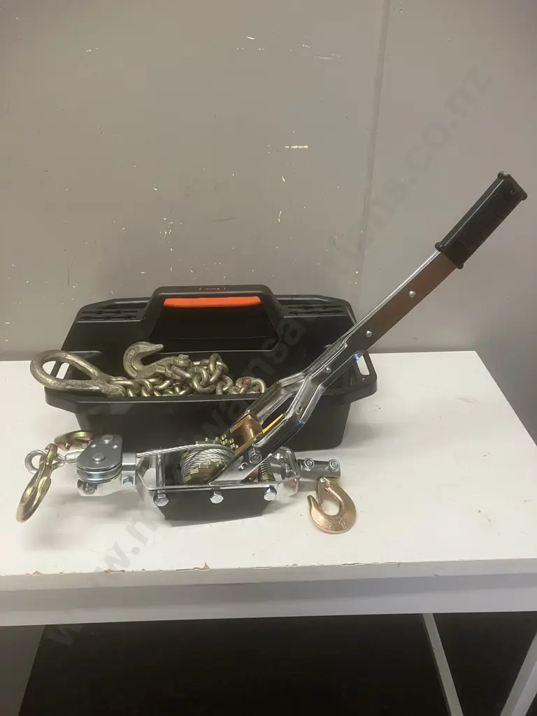 Hand Winch Cable Puller With Snig Chain & Tactix Tool Tote Image 1++