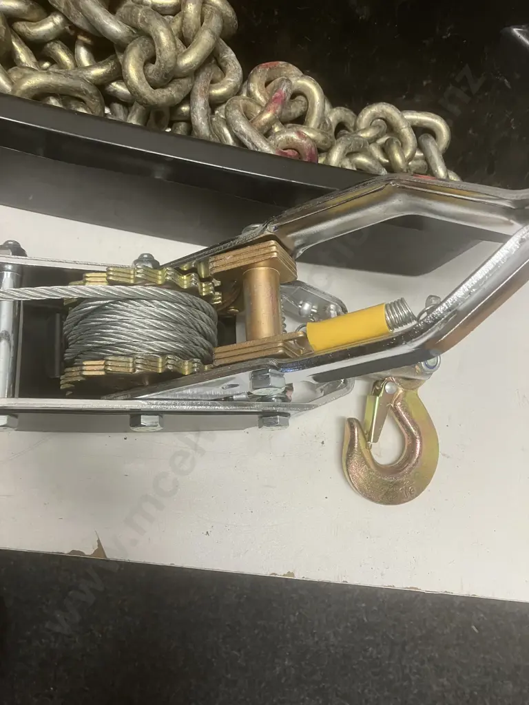 Hand Winch Cable Puller With Snig Chain & Tactix Tool Tote Image 1++