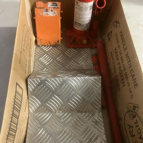 SCA 4000Kg Bottle Jack And Chocks