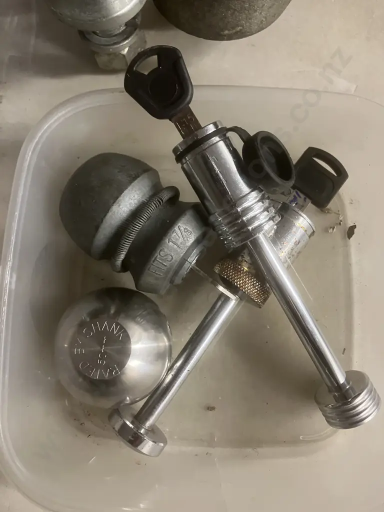 Trailer Coupling Locks, Tow Balls, Couplings Image 1++