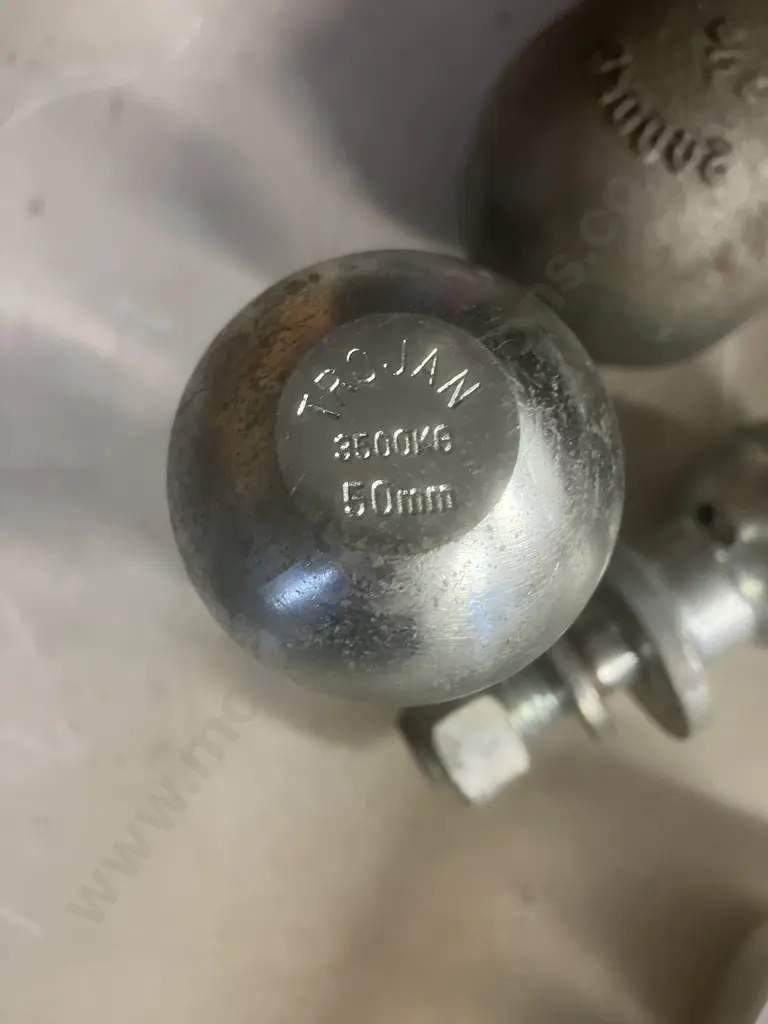 Trailer Coupling Locks, Tow Balls, Couplings Image 1++