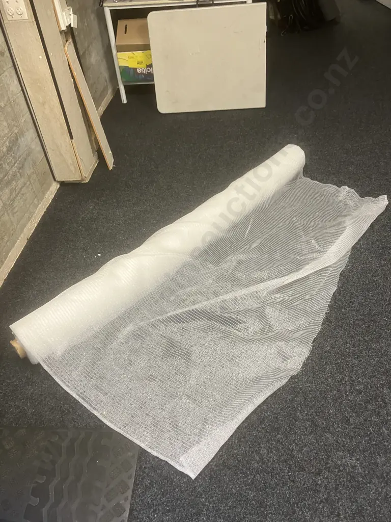 Part Roll of Frost Cloth Image 1++