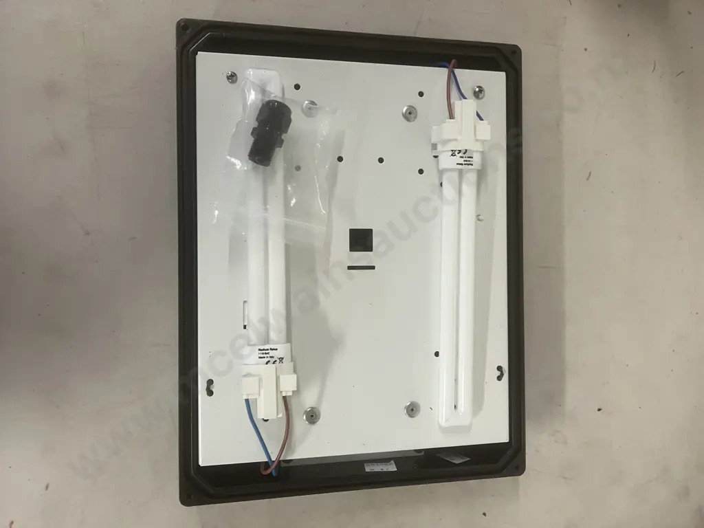 Light Fittings x 3 & Extraction Fan Image 1++