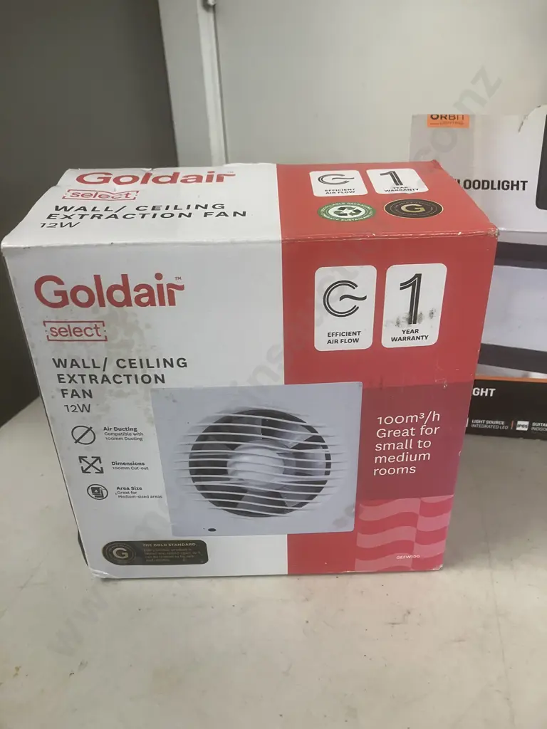 Light Fittings x 3 & Extraction Fan Image 1++