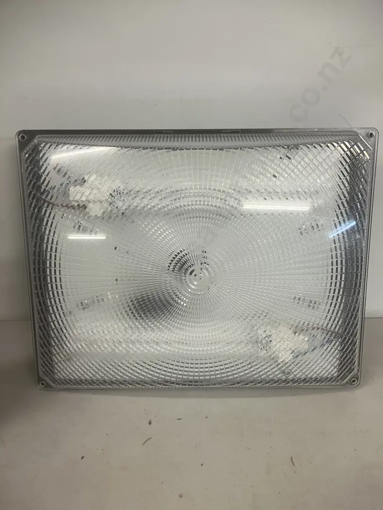 Light Fittings x 3 & Extraction Fan Image 1++