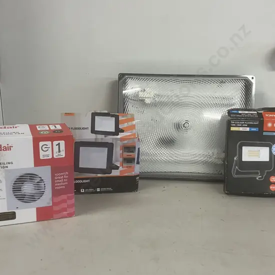 Light Fittings x 3 & Extraction Fan