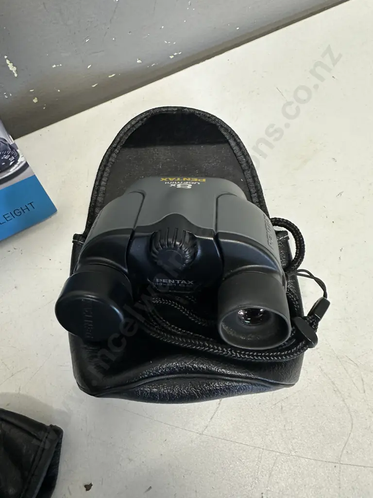 Pentax 8x2 Binoculars with Case, Neo Gloves & Sailing Essentials Book Image 1++