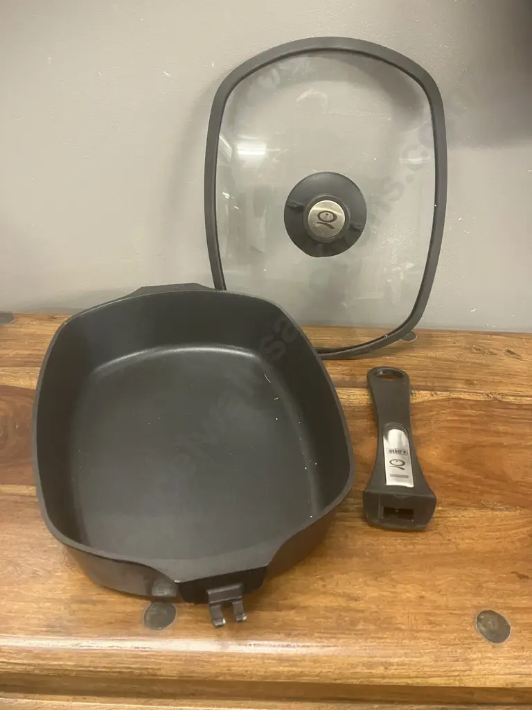 Weber Q Ware Casserole Dish 18.5 x 12 x 51cm Black (Only 1 Handle) Image 1++