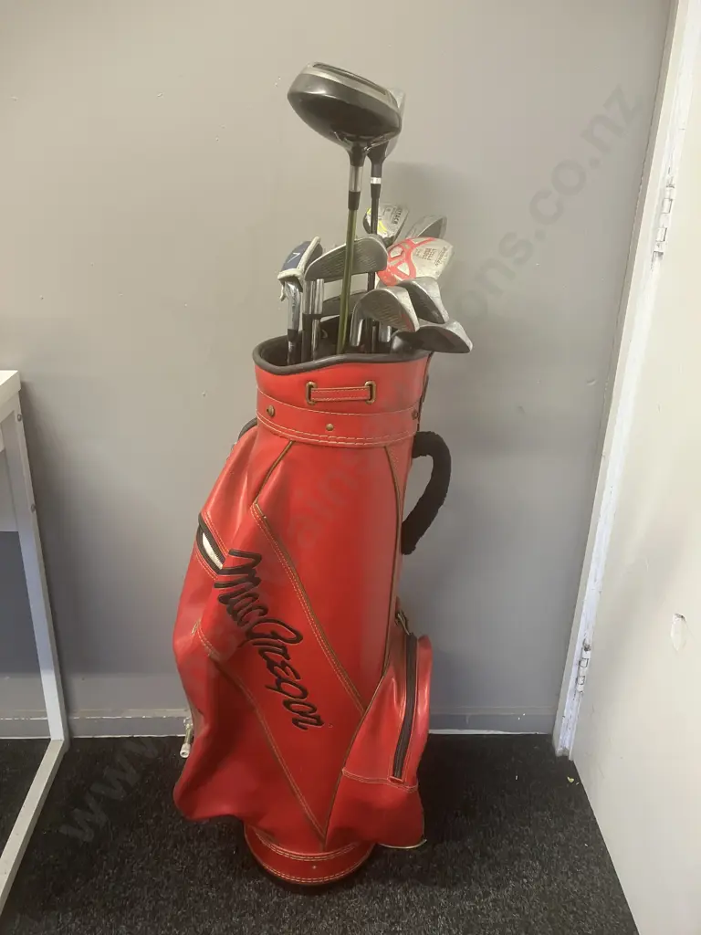 Assorted Golf Clubs & MacGregor Golf Bag Image 1++