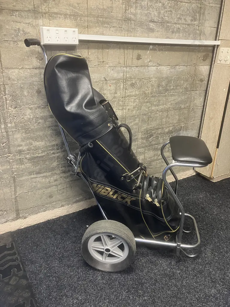 Golf Clubs In NIBLICK Bag With Trundler Image 1++