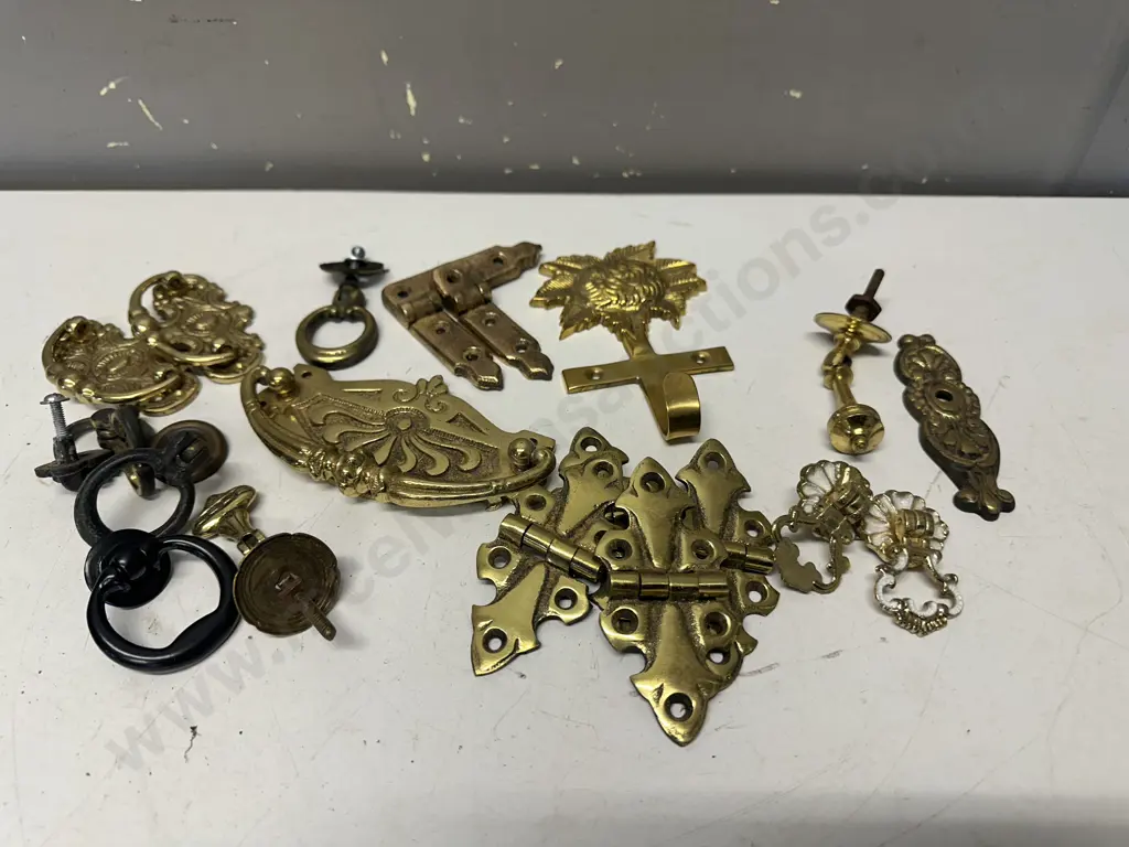 Selection Of Vintage Hardware Including Brass Handles Etc Image 1++