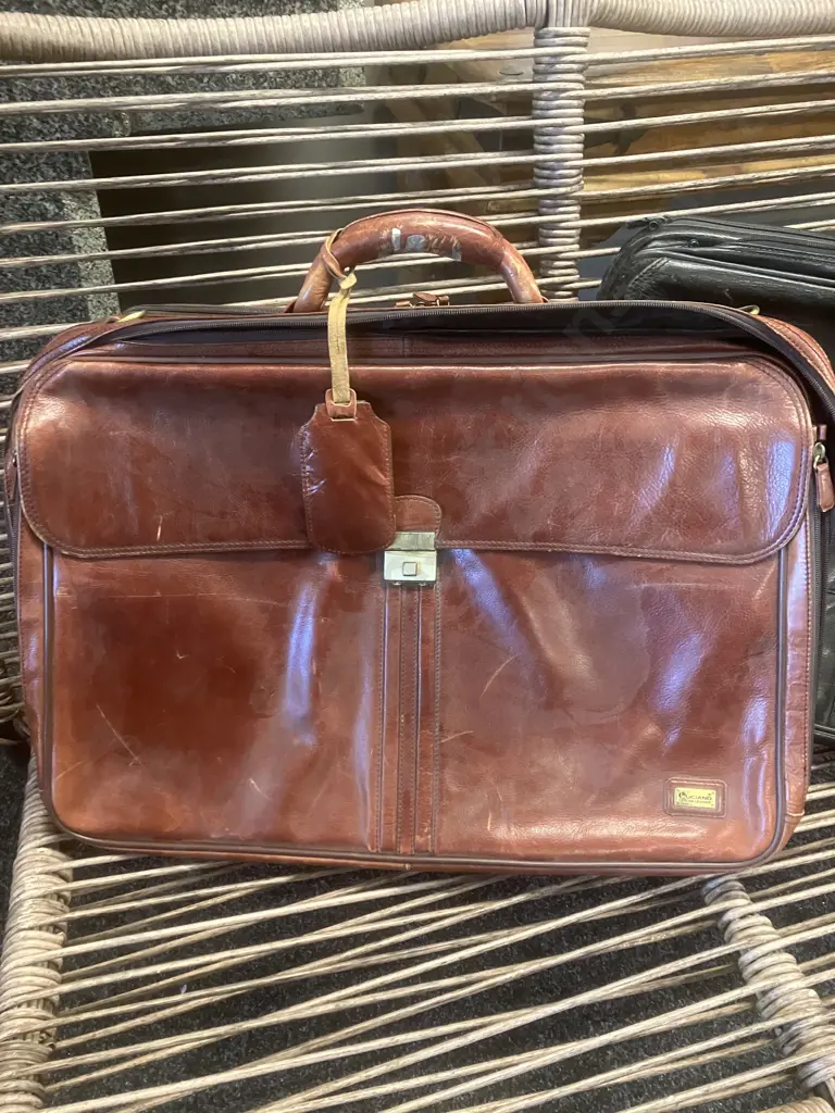 Pair of Vintage Italian Leather Travel Cases Image 1++